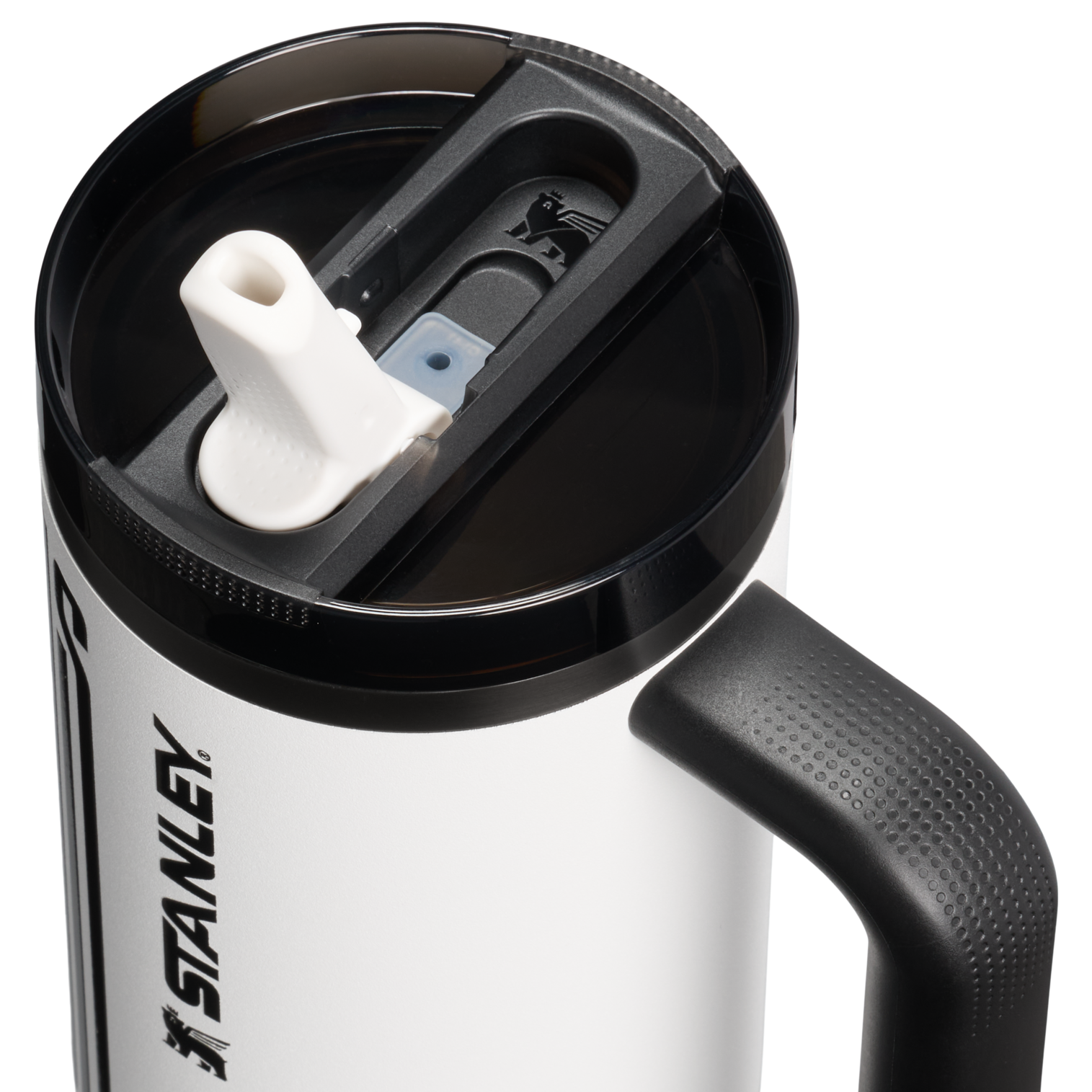 Web_PNG_Square-TheQuencherProTourFlipStrawTumbler30OZ-JuventusCoded-LidDetail.png